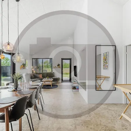 בית נופש Beautiful In With Sauna *