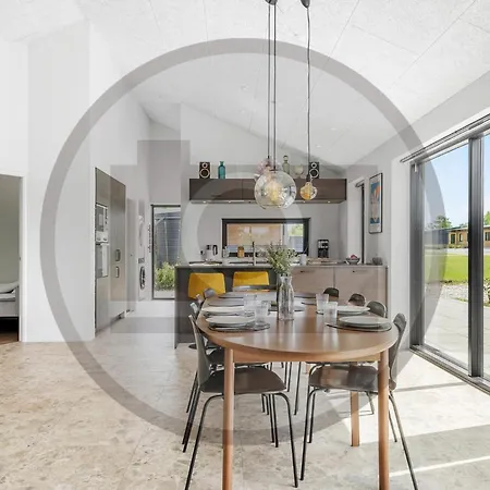 בית נופש Beautiful In With Sauna לוקן