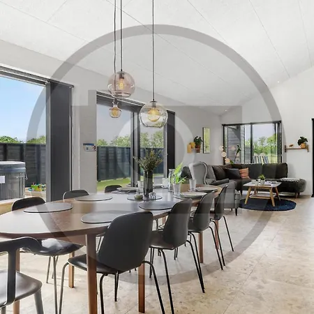 Beautiful In With Sauna לוקן