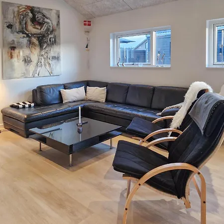 בית נופש Beautiful In With Sauna *